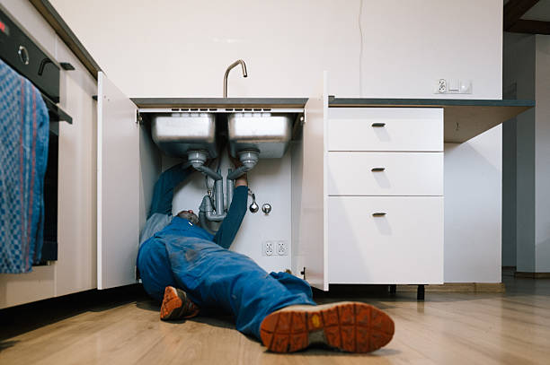 Professional Leak Detection technician working in Friendswood, TX